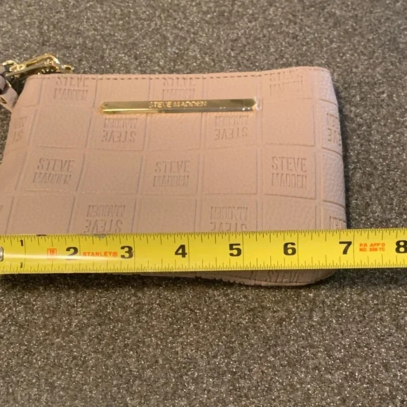 Steve Madden Wristlet / Purse! Brand New…Label & Zipper still covered in plastic - Picture 12 of 13